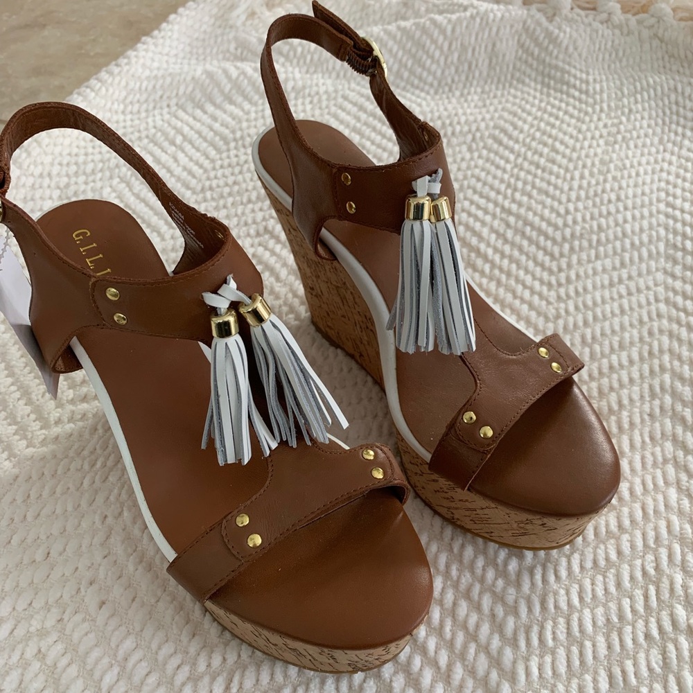 G. I. l. I Wedge Platform Tasseled Shoes Size 8.5